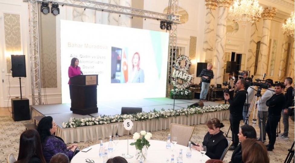 prezidentin-teltif-etdiyi-21-qadina-dovlet-mukafatlari-teqdim-edilib