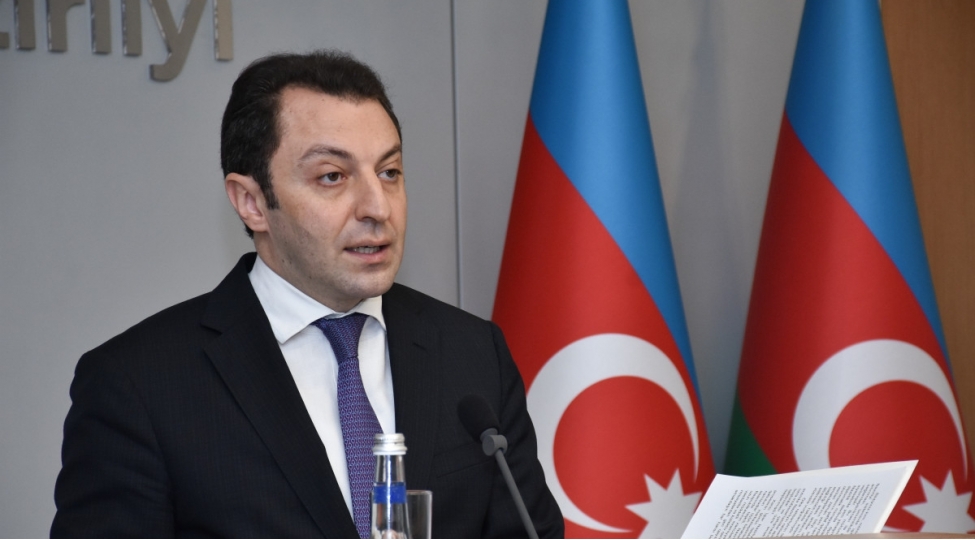 azerbaycan-xin-rehberinin-muavini-hindistana-gedib