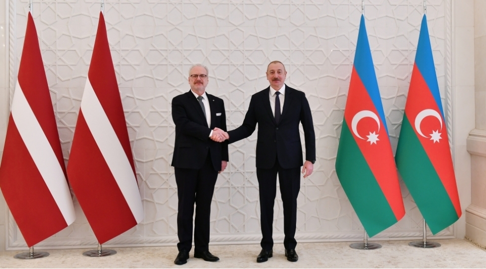 prezident-latviya-ai-ile-azerbaycan-arasinda-chox-ugurla-inkishaf-eden-emekdashliqda-muhum-rol-oynayir