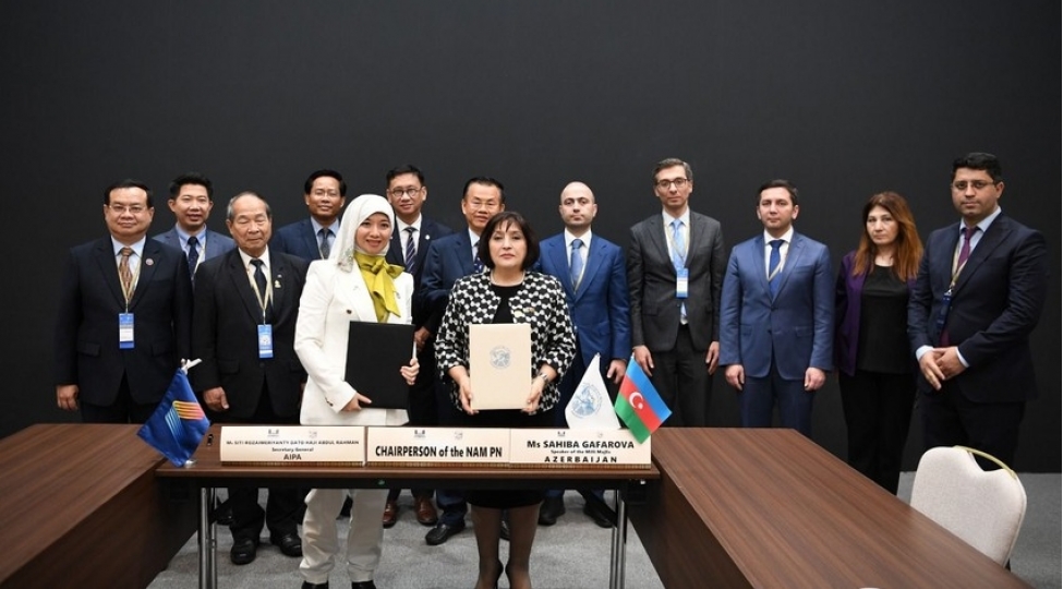 qoshulmama-herekati-parlament-shebekesi-ile-asean-parlamentlerarasi-assambleyasi-memorandum-imzalayib
