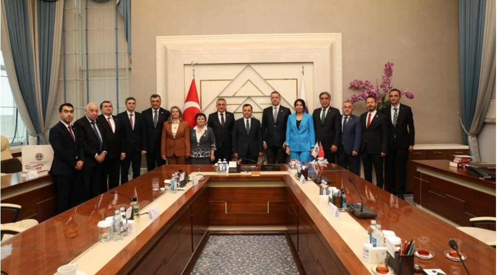 ureyimiz-azerbaycanla-doyunur-zuhtu-arslan