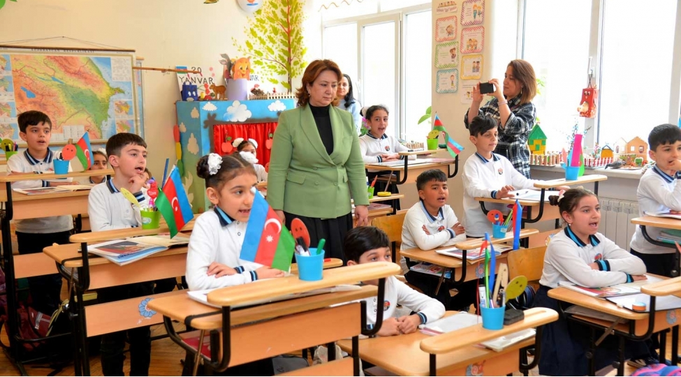 pilot-layiheler-tetbiq-olunan-siniflerde-achiq-dersler-kechirilib-foto