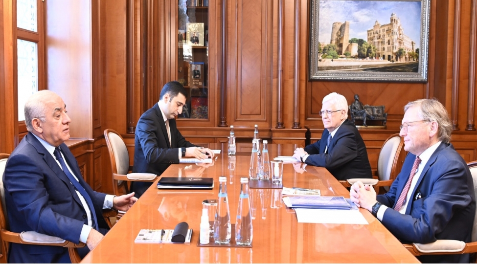 eli-esedov-rusiya-prezidenti-yaninda-sahibkarlarin-huquqlarinin-mudafiesi-uzre-muvekkil-ile-gorushub