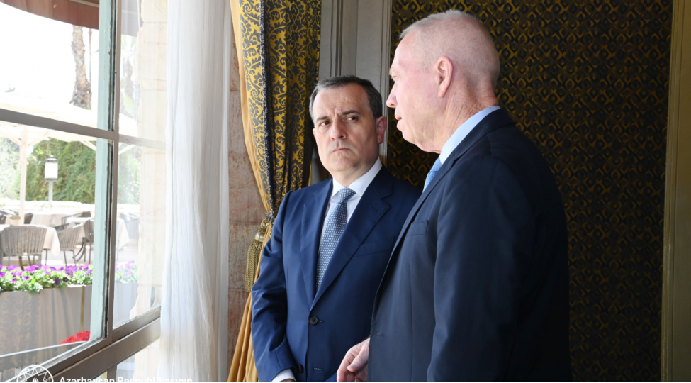 ceyhun-bayramov-israilin-mudafie-nazirini-azerbaycanin-sulh-seyleri-barede-melumatlandirib
