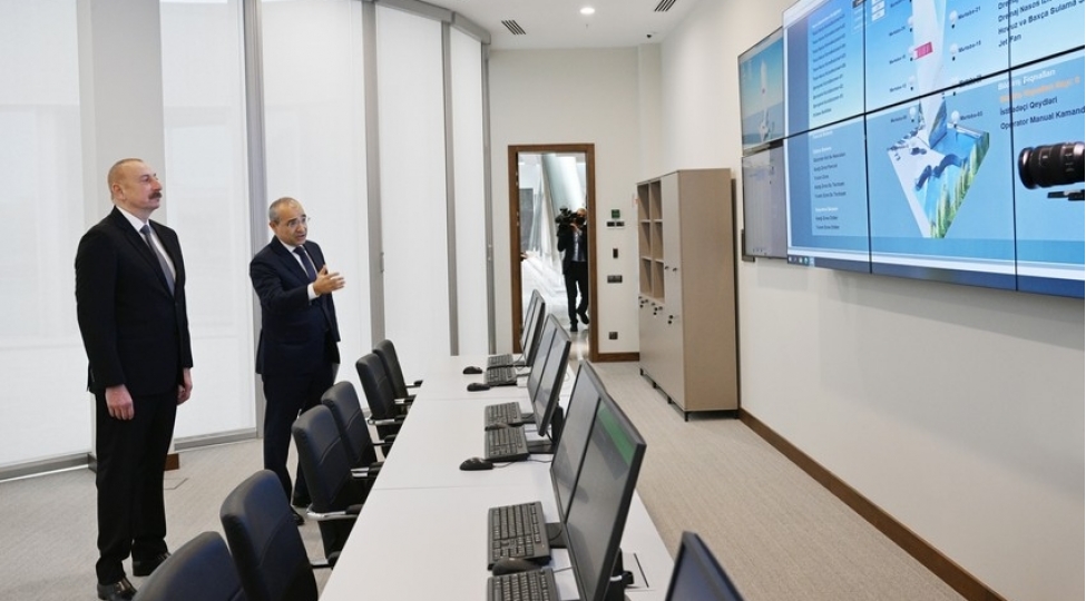 prezident-ilham-eliyev-emlak-meseleleri-dovlet-xidmetinin-yeni-inzibati-binasinin-achilishinda-ishtirak-edib
