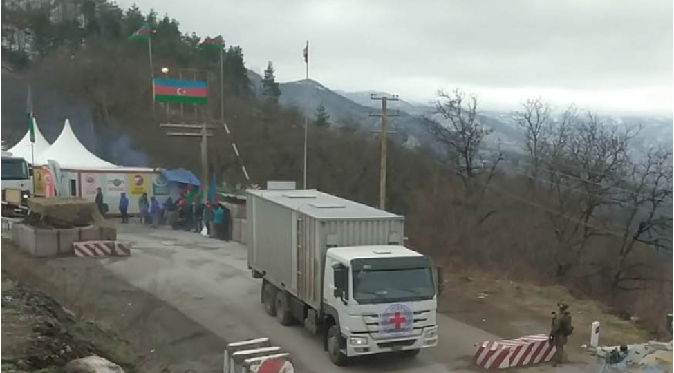 bqxk-ya-mexsus-avtomobiller-aksiya-kechirilen-eraziden-xankendi-istiqametine-kechib