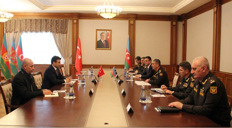zakir-hesenov-selchuk-bayraktarla-gorushub