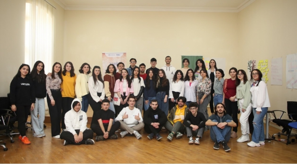 tarix-uchun-danishiriq-layihesinin-teqdimati-kechirilib-foto