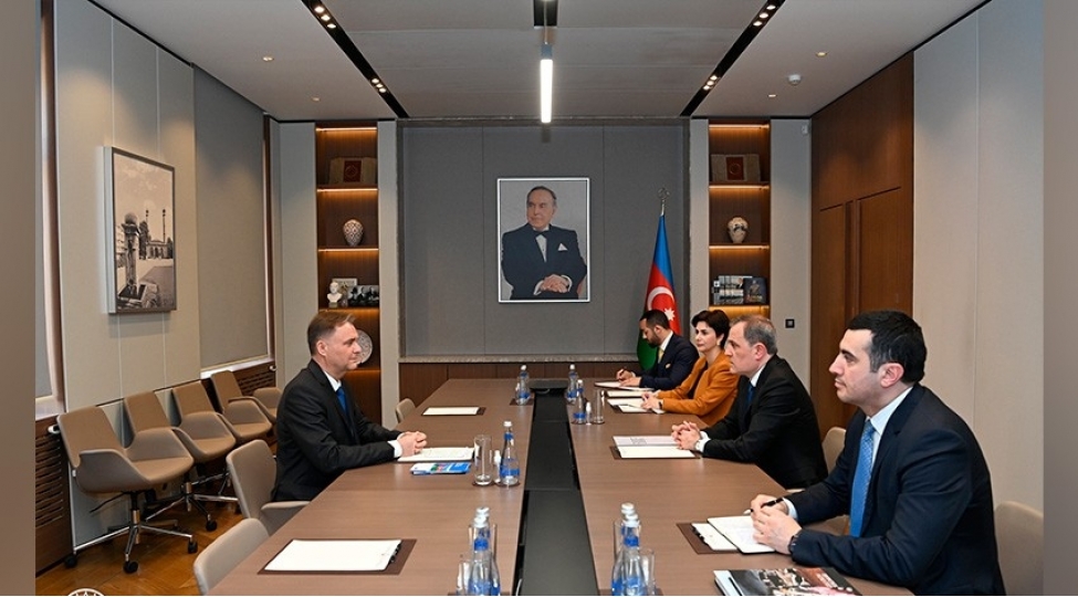 ceyhun-bayramov-avropa-shurasi-baki-ofisinin-rehberi-petr-sich-ile-gorushub
