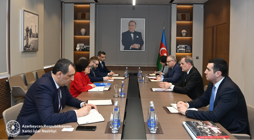 ceyhun-bayramov-bmt-nin-qachqinlar-uzre-ali-komissarliginin-azerbaycandaki-yeni-numayendesi-ile-gorushub