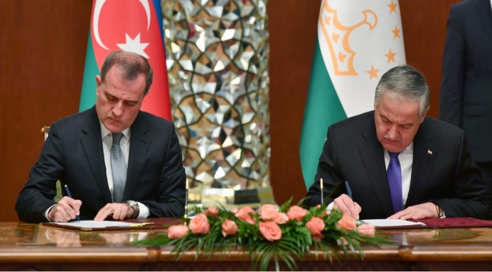 azerbaycan-ve-tacikistan-xin-rehberleri-emekdashliq-proqramini-imzalayib