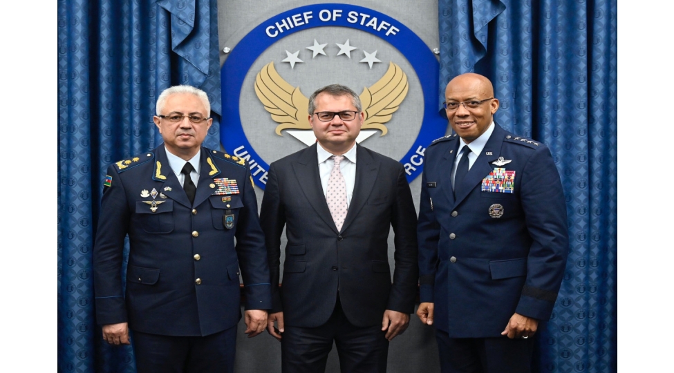 azerbaycan-mudafie-nazirinin-muavini-absh-hhq-nin-bash-qerargah-reisi-ile-regional-sulhu-muzakire-edib