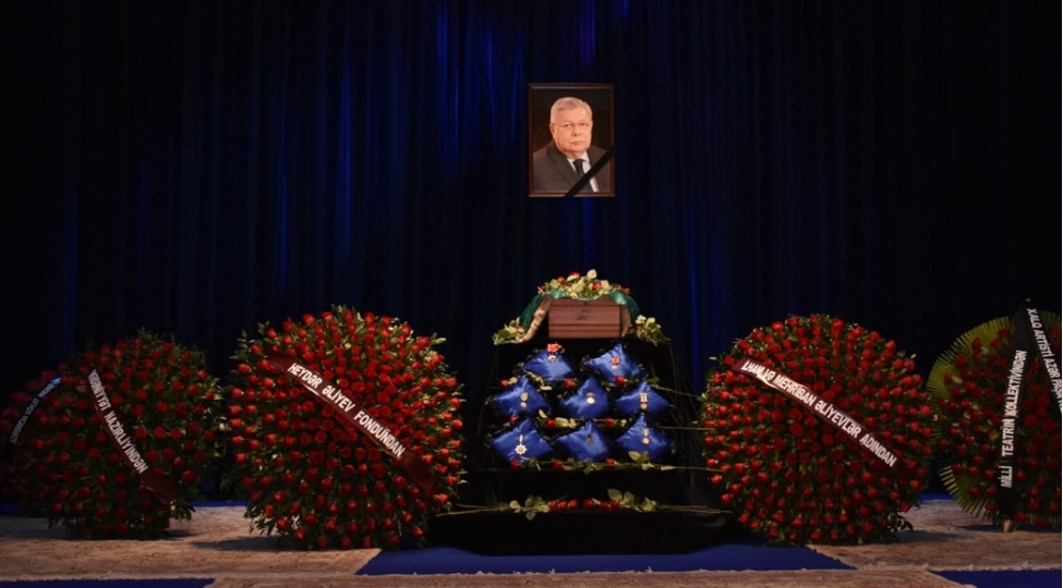 prezident-ve-birinci-xanim-azerpasha-nemetovla-vida-merasimine-eklil-gonderib