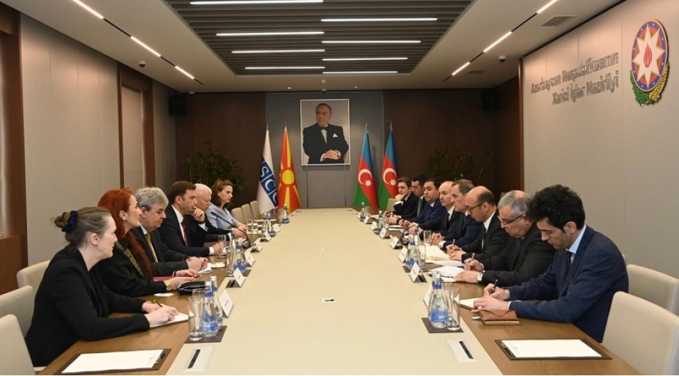 azerbaycanin-xin-bashchisi-ile-atet-sedrinin-tekbetek-gorushu-basha-chatib-yenilenib