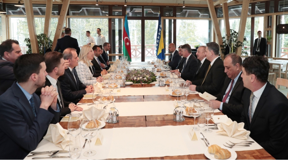 sarayevoda-prezident-ilham-eliyevin-sherefine-resmi-nahar-verilib