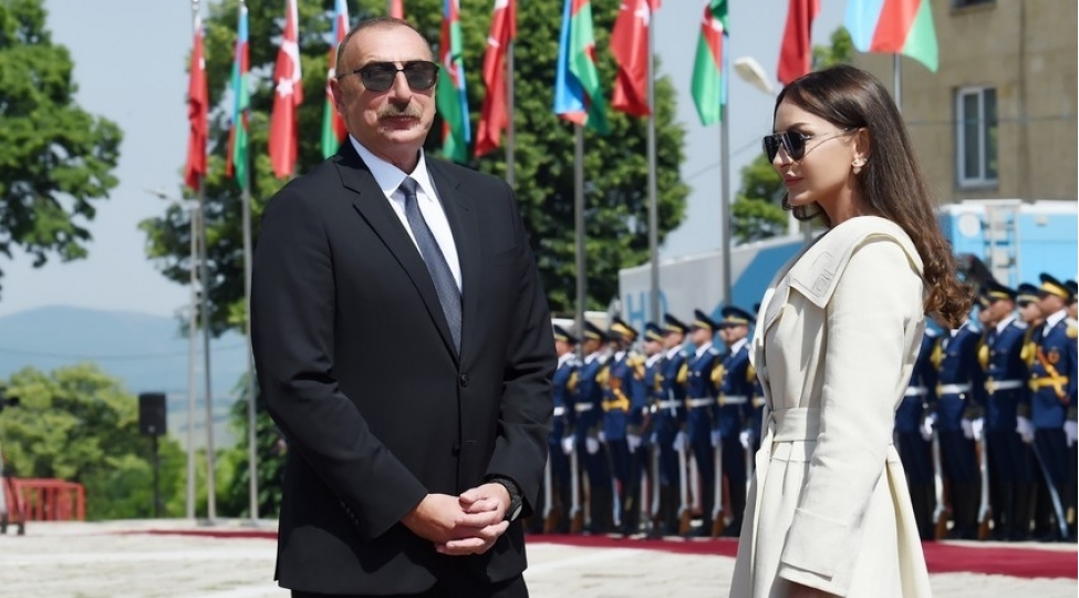prezident-ilham-eliyev-ve-mehriban-xanim-eliyeva-turkiyeli-atletleri-tebrik-edibler