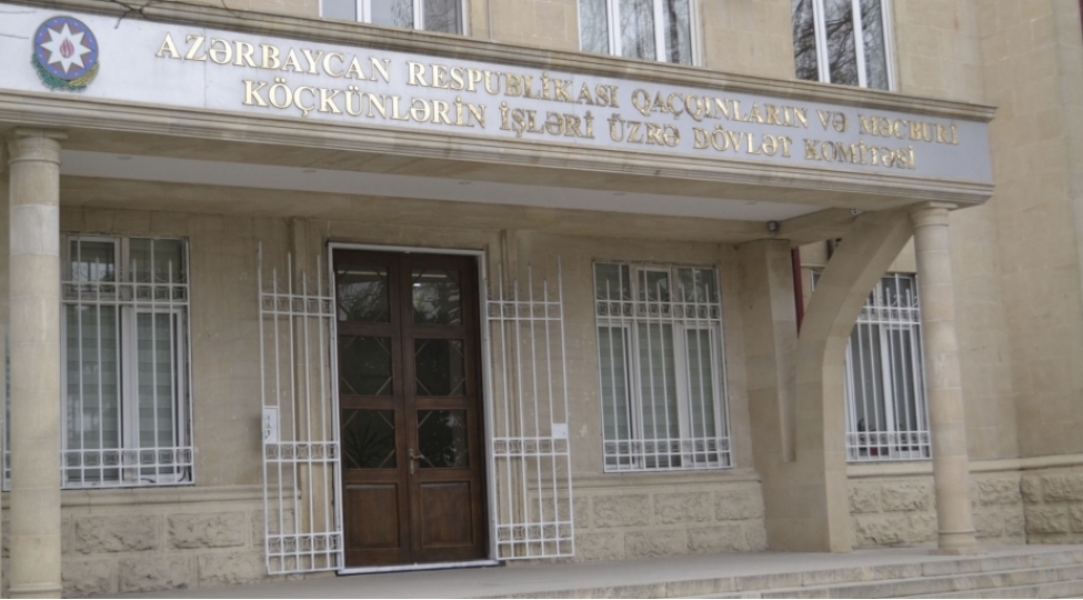 qachqinlarin-ve-mecburi-kochkunlerin-ishleri-uzre-dovlet-komitesiirevanda-azerbaycan-bayraginin-yandirilmasi-ile-bagli-beyanat-yayib