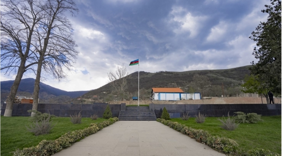 prezident-lachinda-kottec-tipli-evlerin-inshasi-ile-tanish-olub