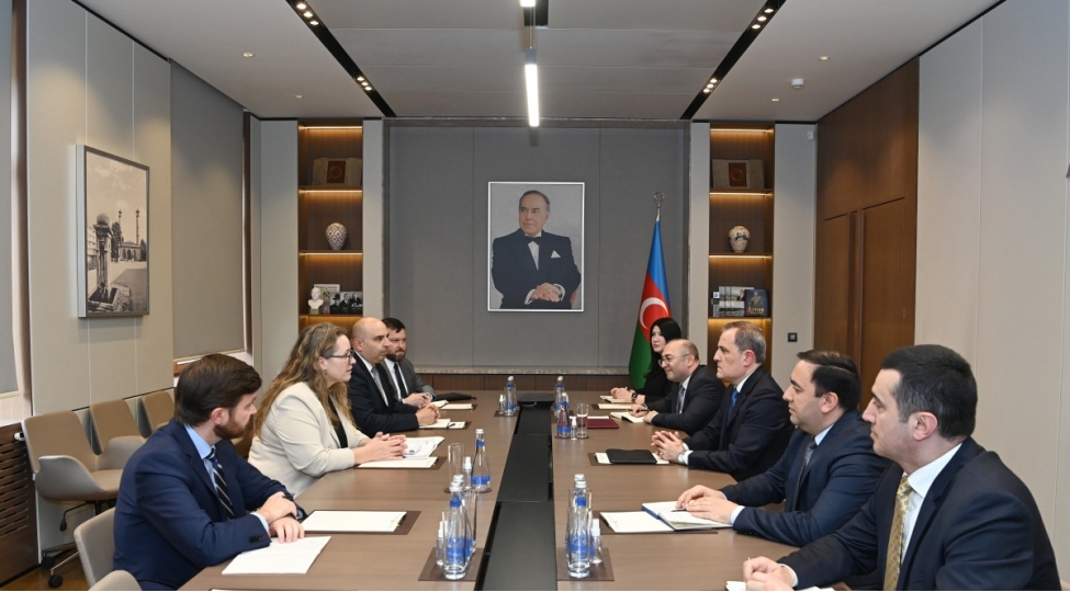 ceyhun-bayramov-erika-olson-ile-gorushub-foto