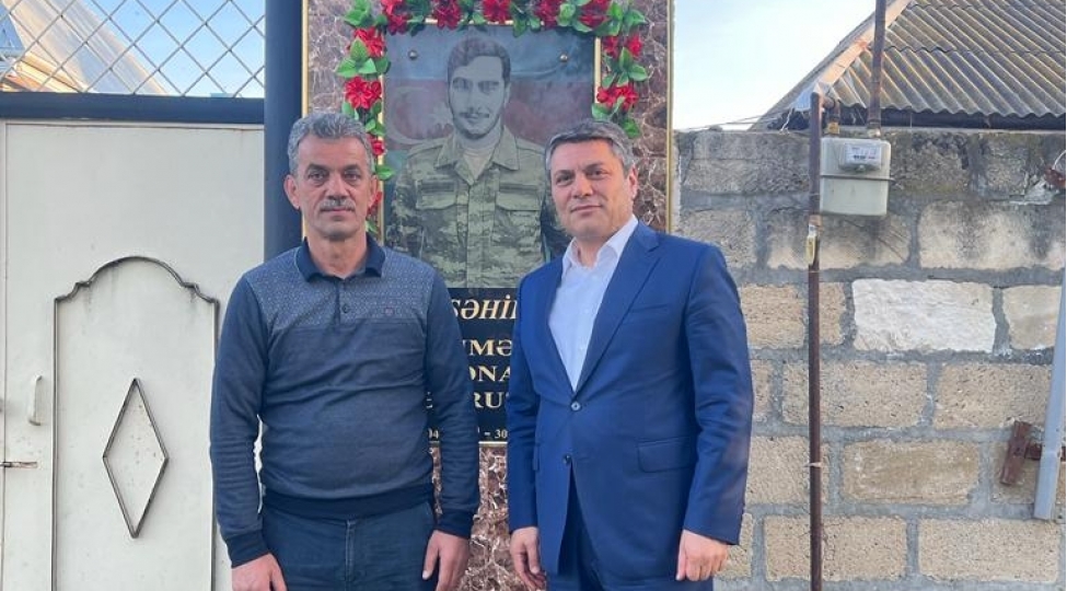 mezahir-efendiyev-shehid-ailesini-ziyaret-edib