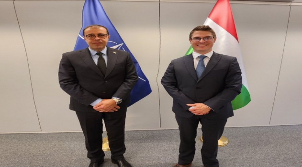 azerbaycanin-ve-macaristanin-nato-daki-sefirleri-gorushub