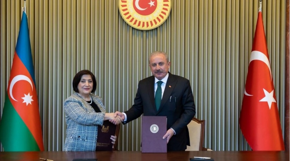 azerbaycan-ve-turkiye-parlamentleri-arasinda-emekdashliq-haqqinda-sazish-imzalanib