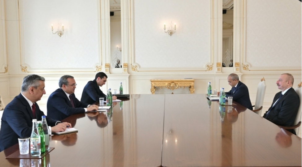 prezident-ozbekistanin-uzavtosanoat-sehmdar-cemiyyetinin-sedrini-qebul-edib-yenilenib