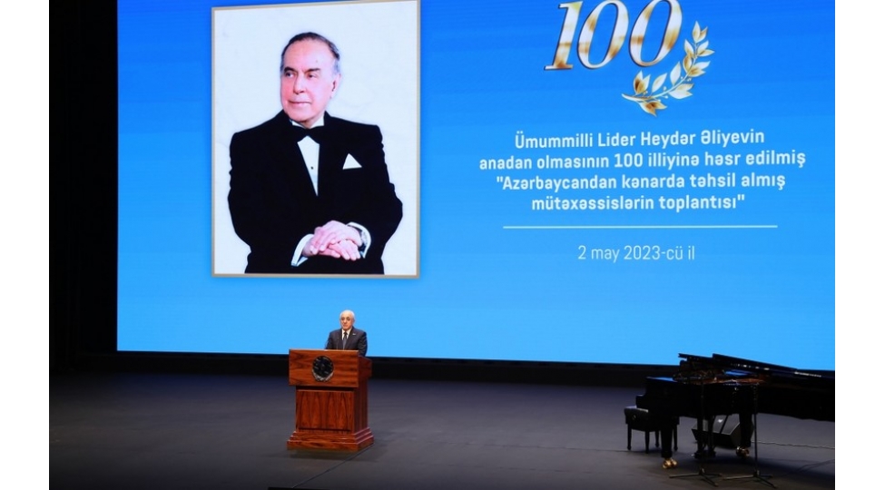 ulu-onderin-100-illiyi-munasibetile-tedbir-kechirilib-video