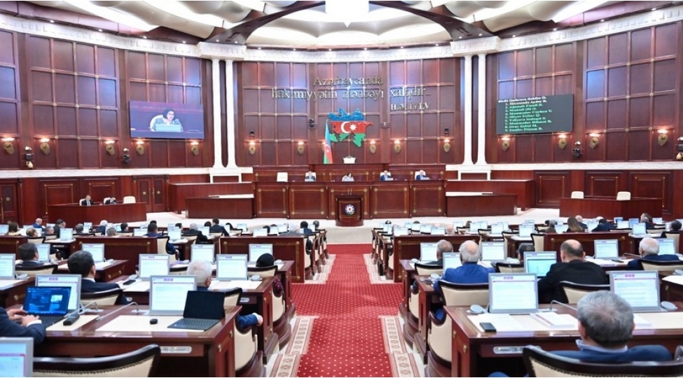 milli-meclisin-plenar-iclasi-bashlayib-gundelikde-17-mesele-var