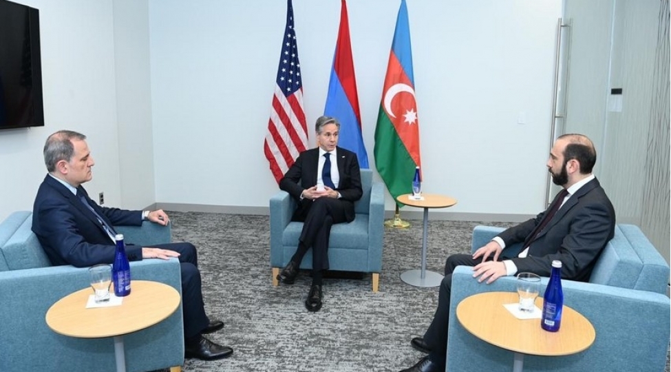 absh-dovlet-katibi-azerbaycan-ve-ermenisten-xarici-ishler-nazirleri-ile-gorushub