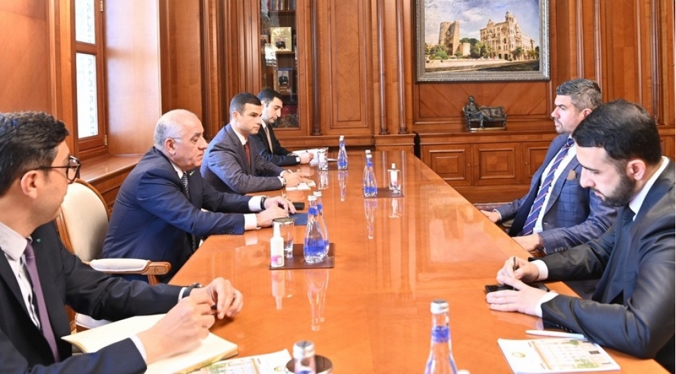 eli-esedov-dunya-minifutbol-federasiyasinin-prezidenti-ile-gorushub