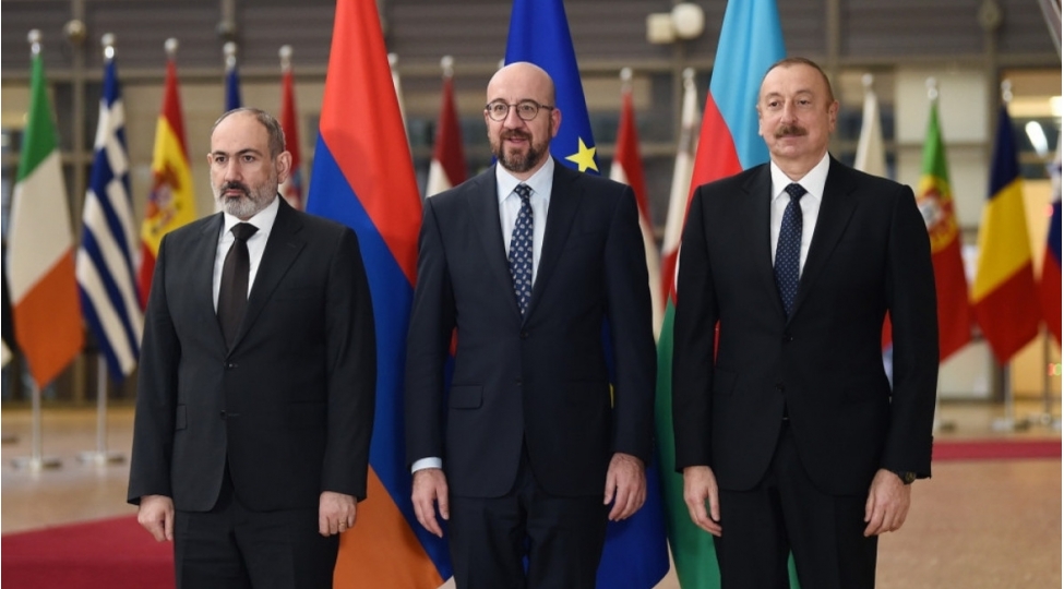financial-times-brusselde-ai-azerbaycan-ve-ermenistan-liderleri-arasinda-uchterefli-gorush-kechirilecek