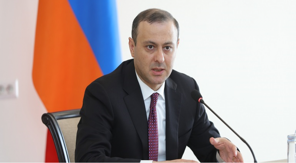 armen-qriqoryan-irevan-ve-baki-hele-de-fundamental-meselelerde-irelileyishe-nail-olmayiblar