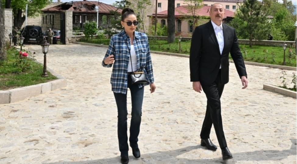prezident-ilham-eliyev-ve-birinci-xanim-mehriban-eliyeva-shushada-bir-sira-tedbirlerde-ishtirak-edibler