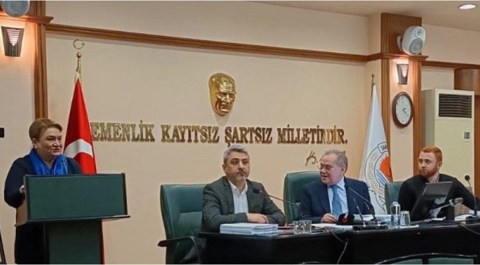 hicran-huseynova-samsun-sheher-belediyye-meclisinde-chixish-edib