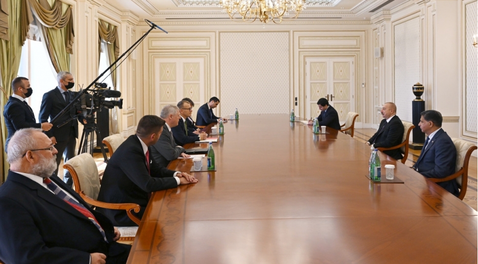 prezident-ilham-eliyev-slovakiya-parlamentinin-sedrini-qebul-edib-yenilenib