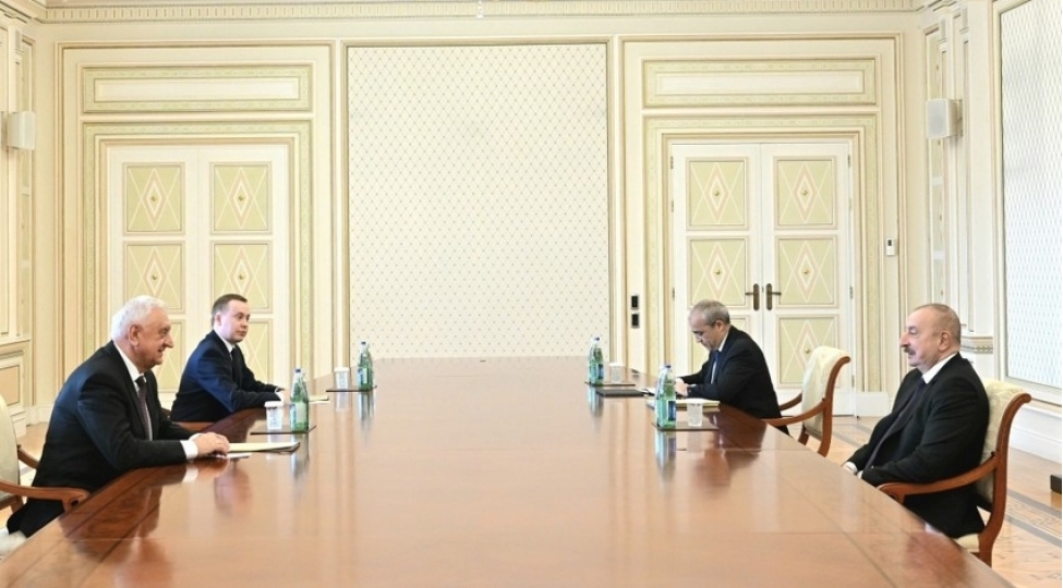 ilham-eliyev-avrasiya-iqtisadi-komissiyasi-kollegiyasinin-sedrini-qebul-edib