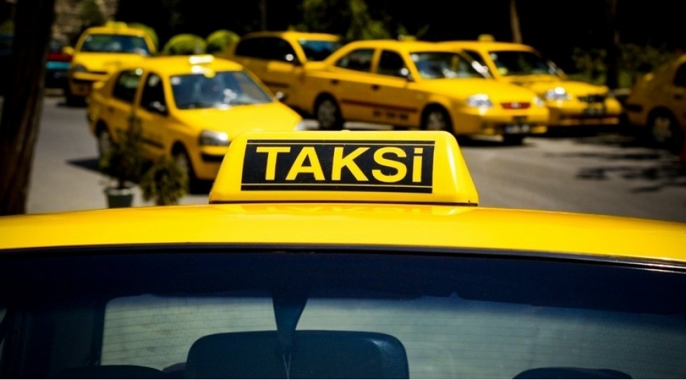 nazirlik-taksi-shirketleri-ferdi-melumatlar-haqqinda-qanunu-pozur