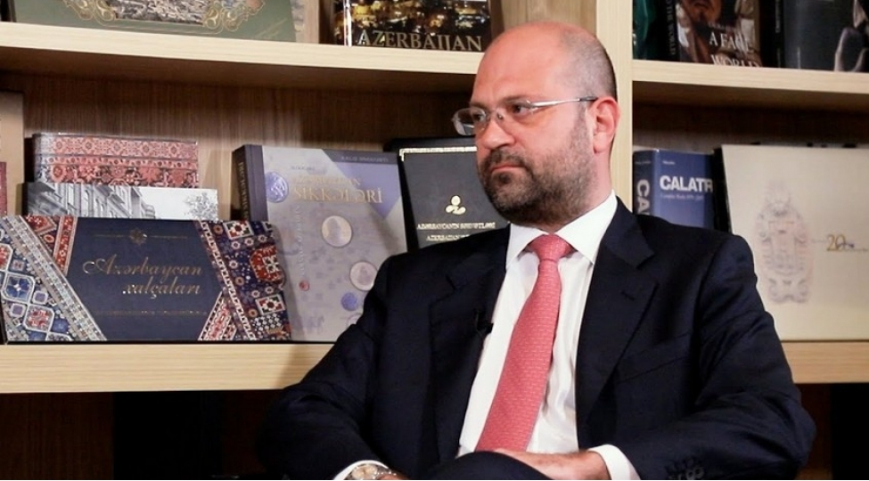 azerbaycan-ve-ai-arasinda-enerji-sahesinde-emekdashliq-makron-effektini-neytrallashdirir-politoloq