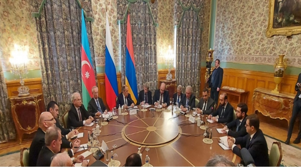 lavrov-uchterefli-gorushun-konstruktiv-atmosferde-kecheceyini-umid-edir