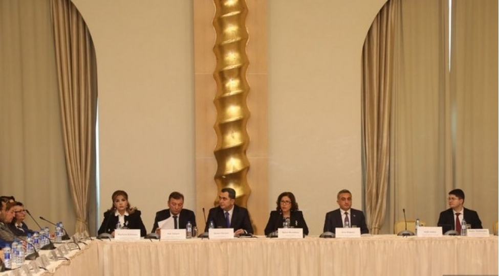 azerbaycanda-hele-de-yetkinlik-yashina-chatmayanlarin-evliliyine-rast-gelinir-kollegiya-sedri