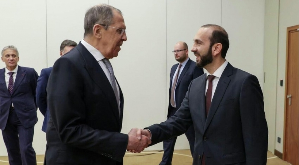 moskvada-rusiya-ve-ermenistan-xarici-ishler-nazirlerinin-gorushu-basha-chatib