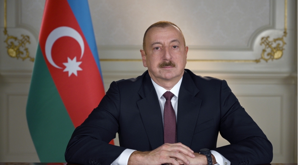 prezident-ilham-eliyev-ve-mehriban-eliyeva-vilnus-qedim-sheherini-gezibler