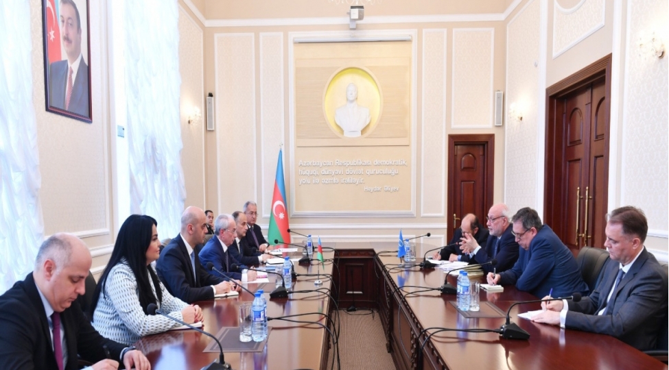 avropa-shurasi-ile-mehkeme-huquq-sahesinde-emekdashliq-muzakire-olunub