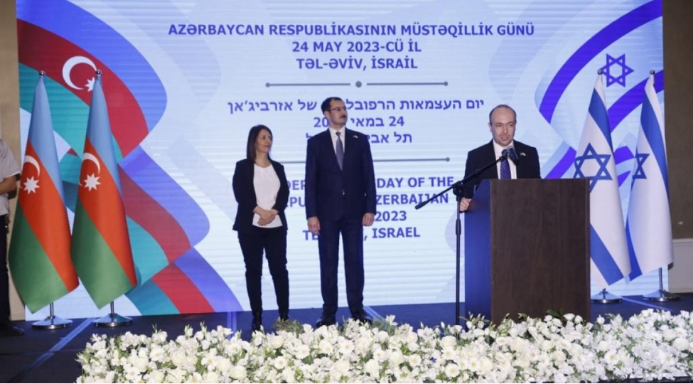 ceyhun-bayramovun-muavini-israile-sefer-edib