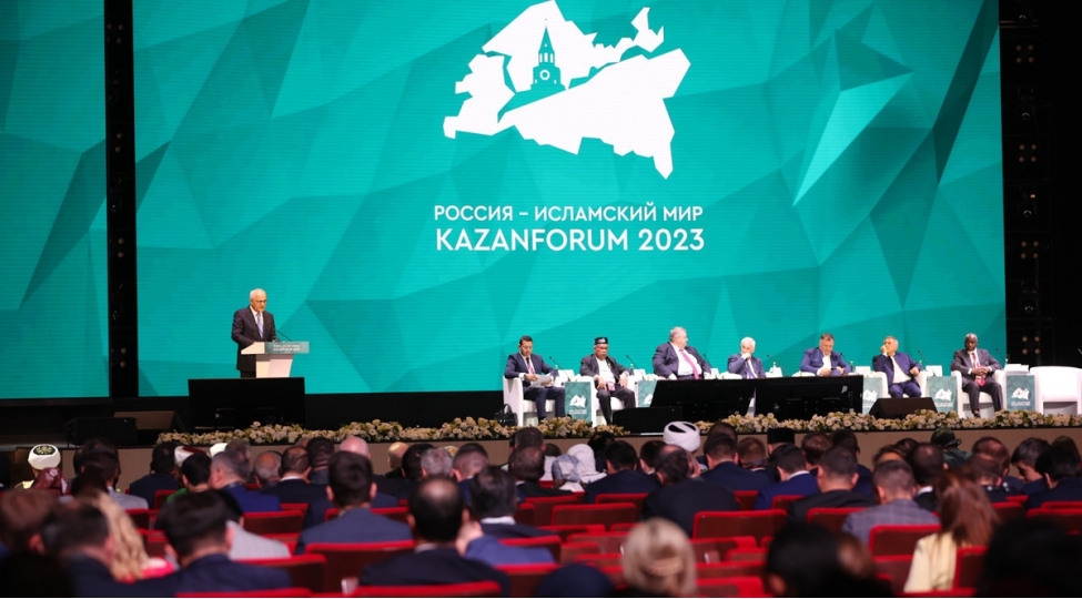 bash-nazirin-muavini-beynelxalq-kazan-forumunda-zengezur-dehlizinden-danishib