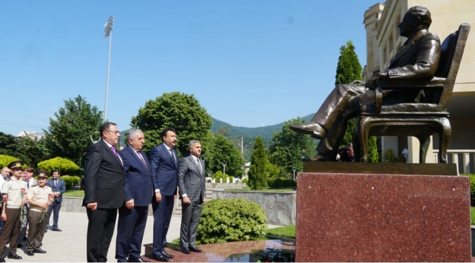 cumhuriyyet-xalqimizin-tarixinde-boyuk-izler-qoyub