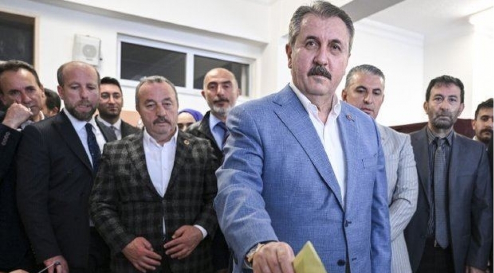 mustafa-destici-xalqimizin-verdiyi-qerara-hormetle-yanashiriq