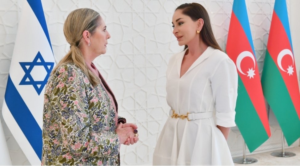 azerbaycanin-ve-israilin-birinci-xanimlari-qala-arxeoloji-etnoqrafik-muzey-kompleksinde-olublar
