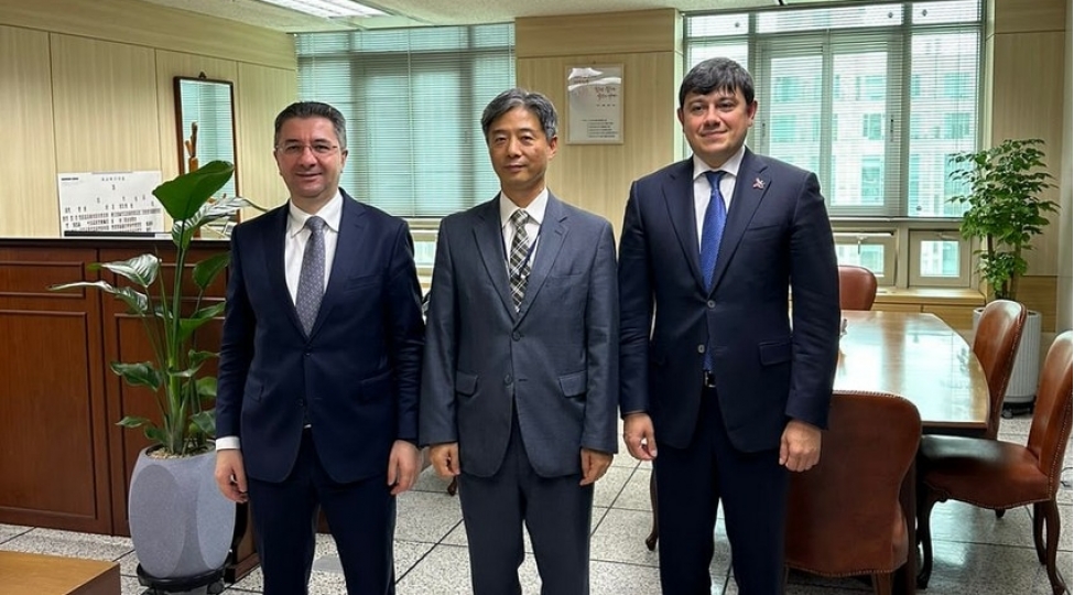 fuad-muradov-koreya-xin-ve-parlamentinde-gorushler-kechirib